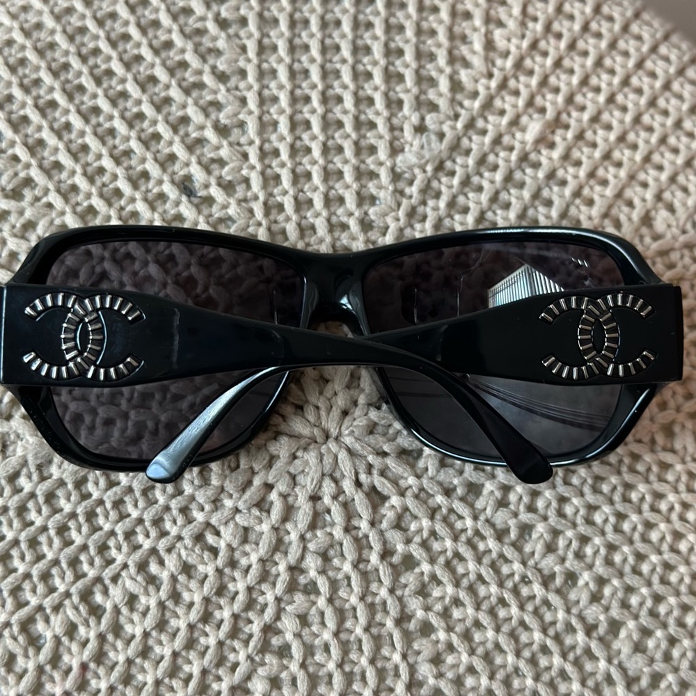 Authentic Vintage Chanel Sunglasses🤎